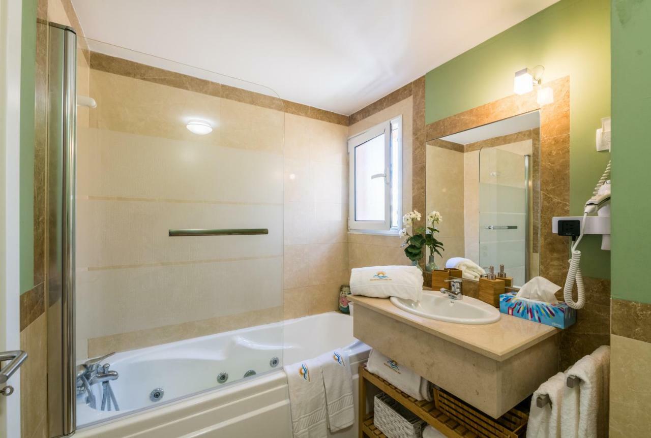 Golden Apartment